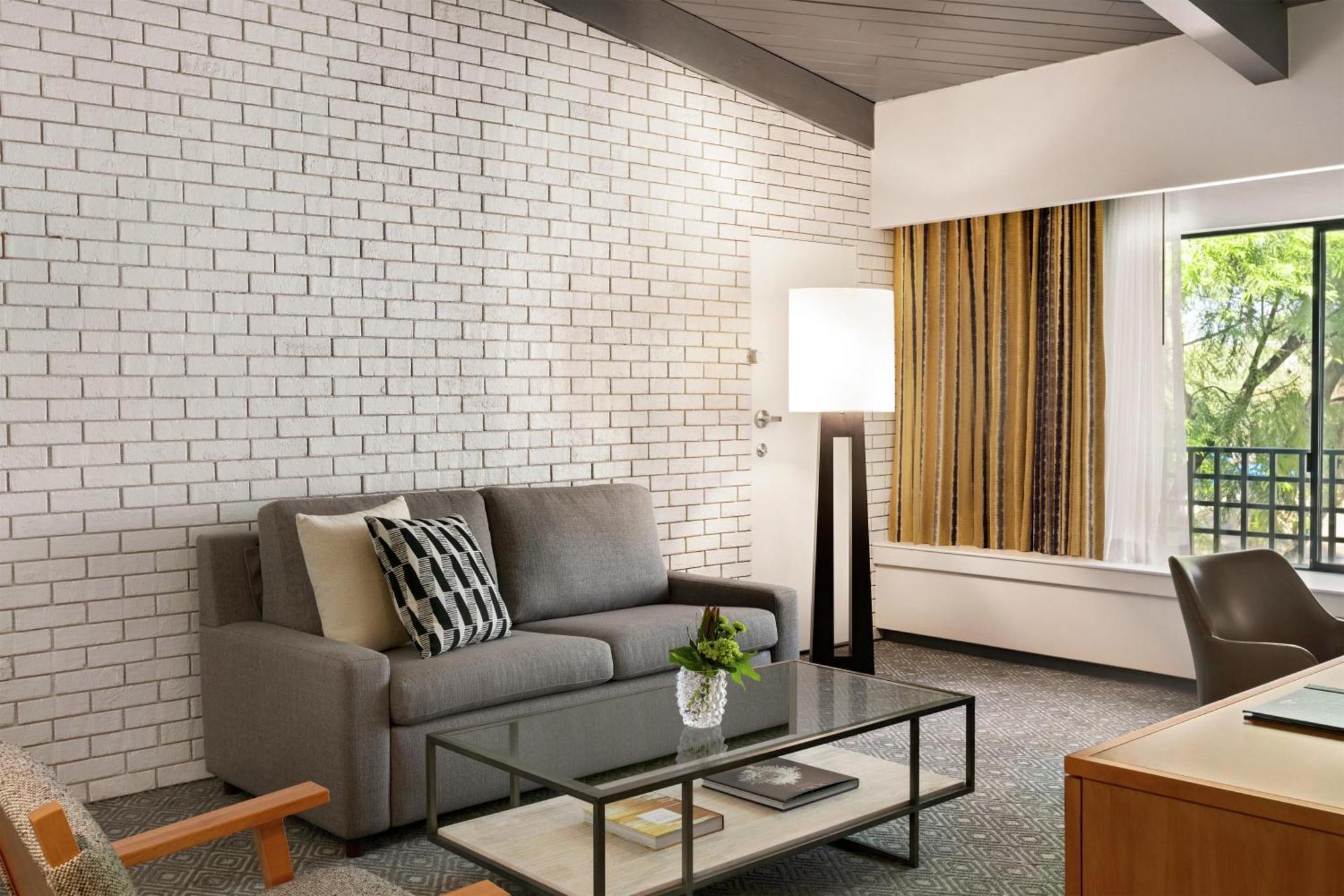 Junior King Suite Sofa Bed